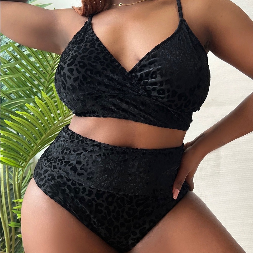 Shein Plus 0XL Velvet Cheetah Print Bikini Set